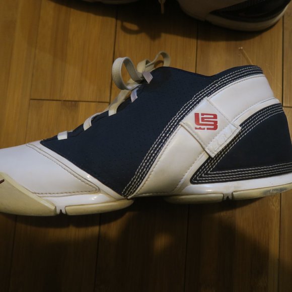 2007 Nike Zoom Lebron 5 V Low Olympic USA Men\'s 10.5 Red White Blue 318696-461 main image 9